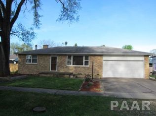 215 S 9th St, Cuba, IL 61427
