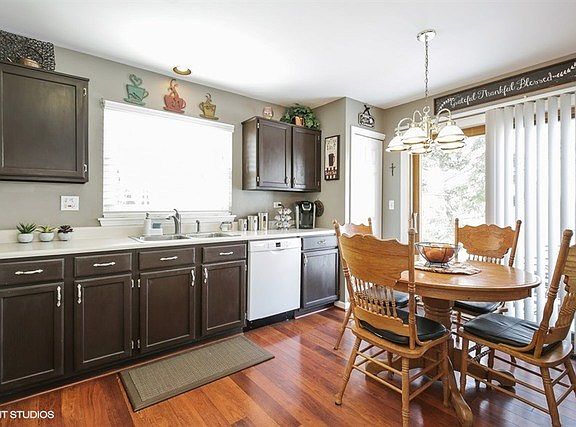 4th image of 4563 Rolling Hills Dr