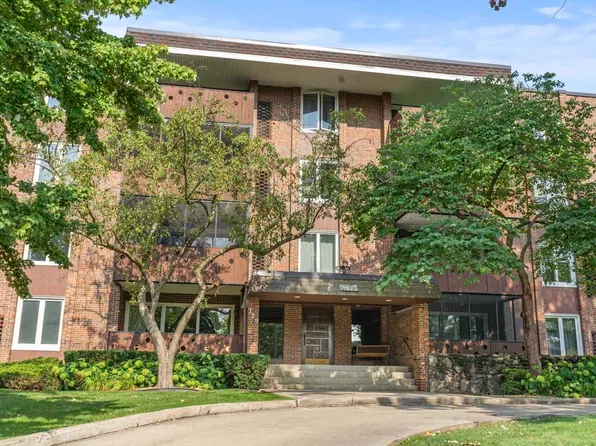 129 S Spruce Ave APT 404, Wood Dale, IL 60191