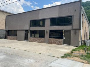 1152 Riverside Dr, Prestonsburg, KY 41653