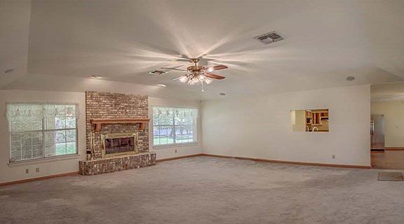 4th image of 364 Schattenbaum Dr