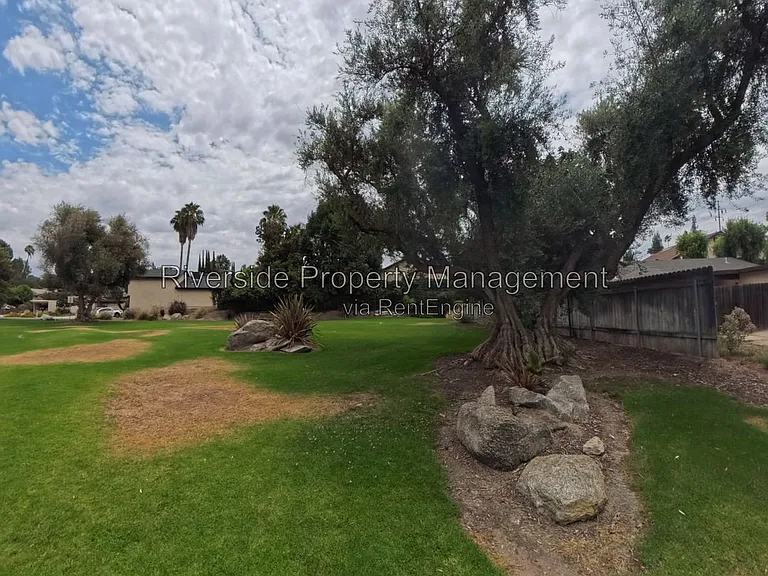 5025 Pearblossom Dr — Photo 30