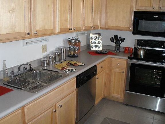 3rd image of 5391 Pershing Ave APT D