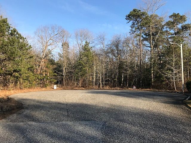 1st image of 40 W Woodland Ave