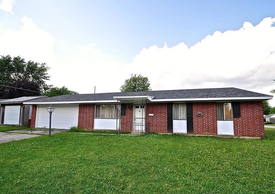 1st image of 209 E Peppermint St