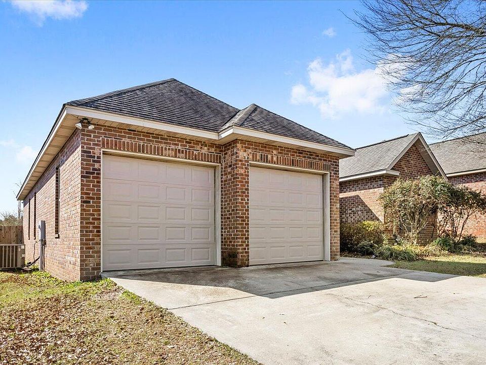 24 Chapel Hill Blvd W, Hattiesburg, MS 39402 Zillow