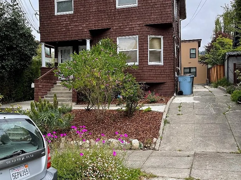 1441 Josephine St — Photo 1