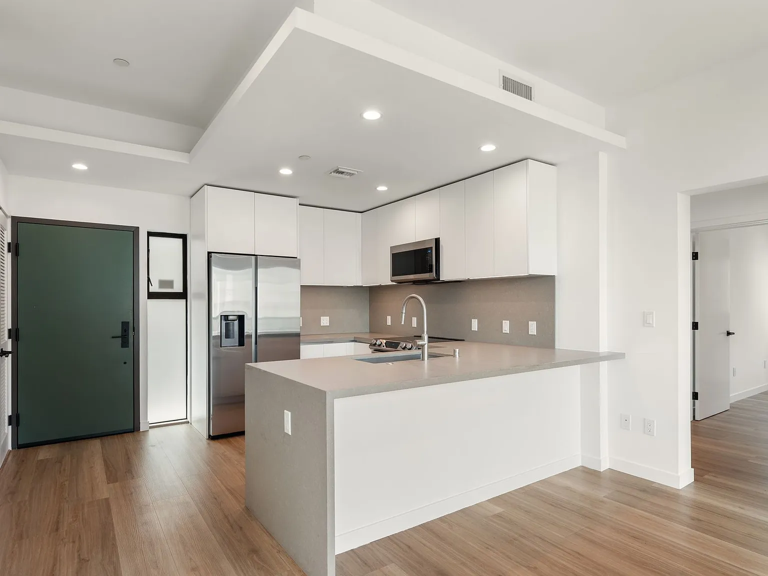 TALA Residences at 829 Larrabee Street — Photo 3