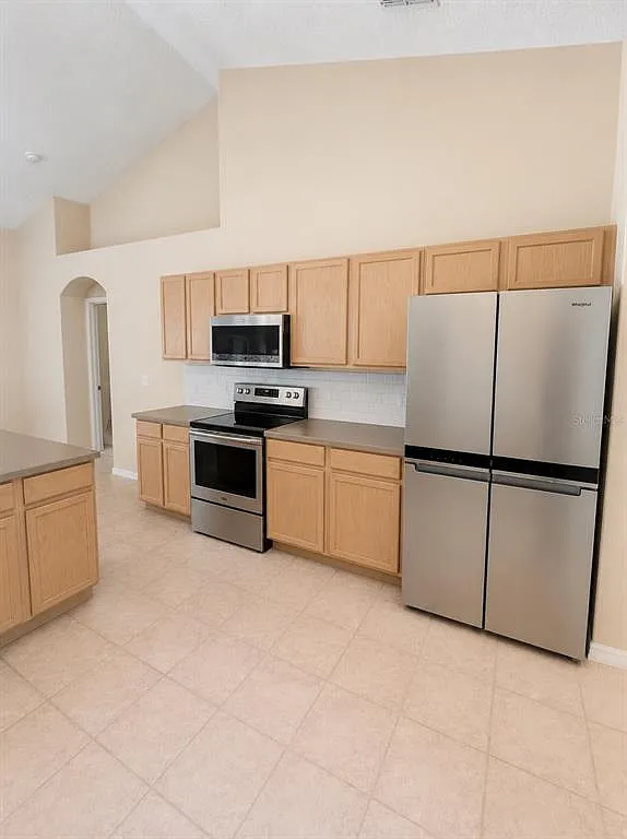 3 bed, 2.0 bath, 1582 sqft, $2,450 — Photo 3