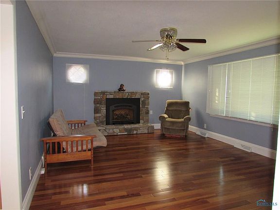 2nd image of 506 Colony Ct
