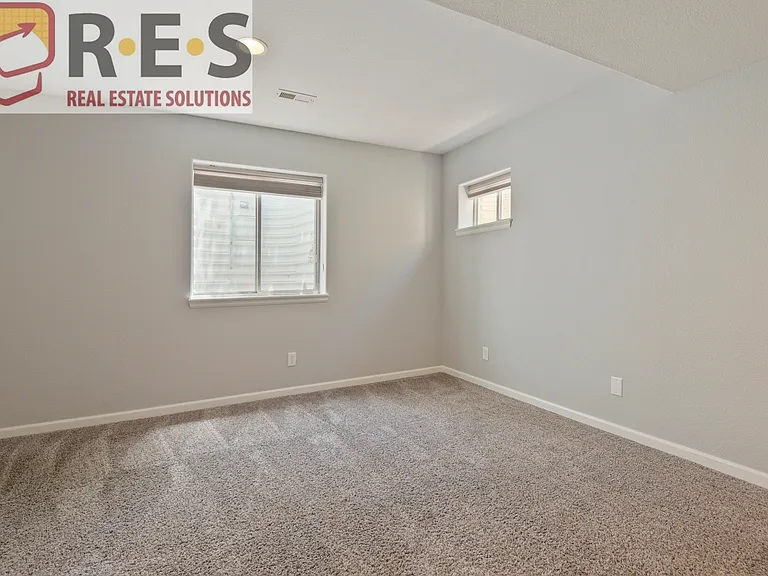 197 S Lindsey St — Photo 13