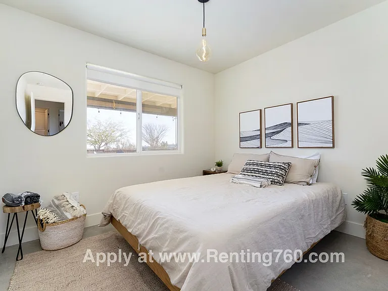 321 N Bonita Ave — Photo 20