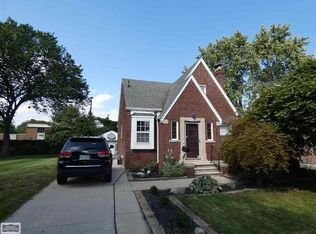 8387 Warren Blvd, Center Line, MI 48015