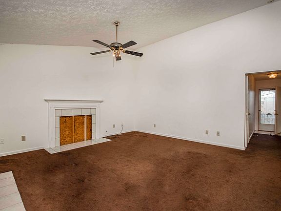 4th image of 5101 Aubrey Ln