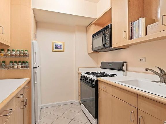 5th image of 12410 Ocean Promenade #3B