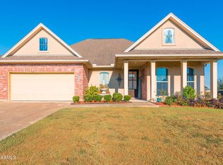 119 Still Waters Rd, Broussard, LA 70518