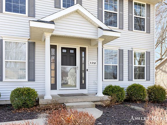 2nd image of 5358 Royale Ct NE