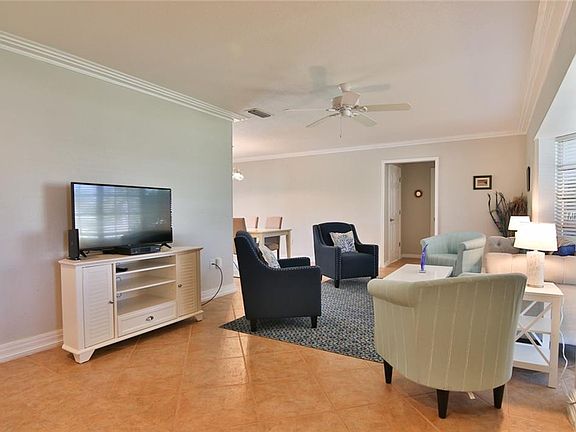 3rd image of 3746 Breezemont Dr