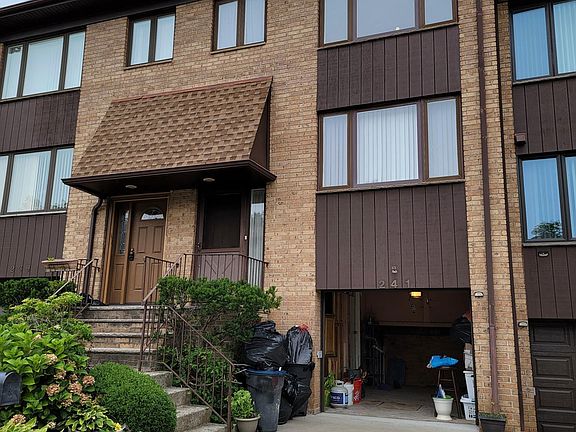 2nd image of 241 Grasmere Dr