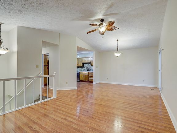 3rd image of 9511 Bay Vista West Dr