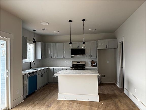 4th image of 609 Isabel Dr