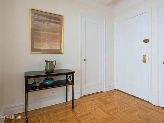 4th image of 305 W 104th St #2D
