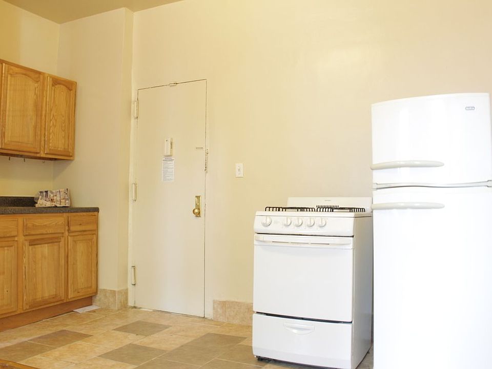 1st image of 859 42nd St APT 4B