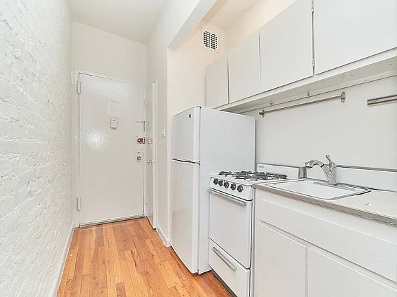 5th image of 233 E 12th St APT 3C
