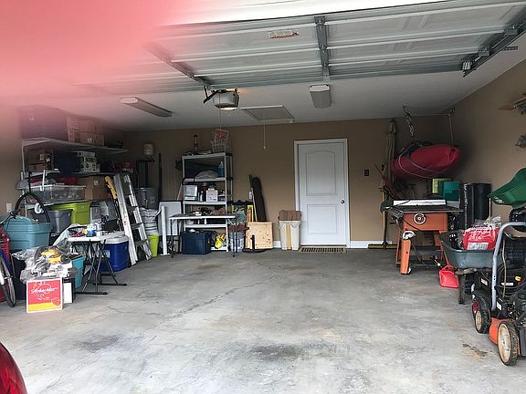 5th image of 991 Evelyn Dr