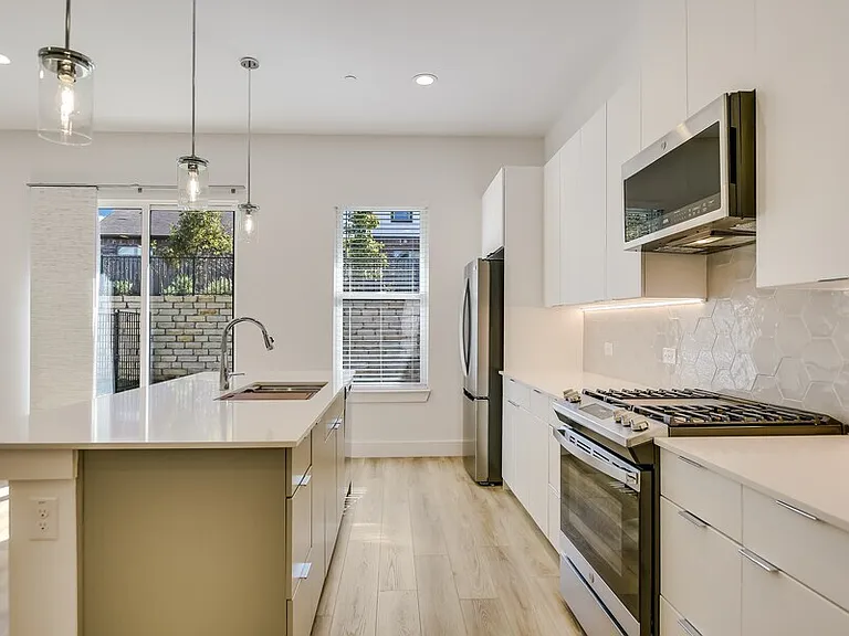590 Old Mill Rd #108 — Photo 4