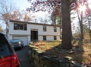157 Freda Ln, Lowell, MA 01854