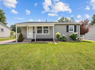3503 Clover Hills Dr, Bettendorf, IA 52722