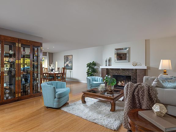 4th image of 24521 Vanessa Dr