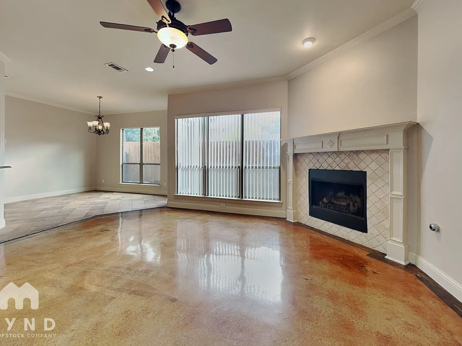 3 bed, 2.5 bath, 1910 sqft, $3,049 — Photo 2