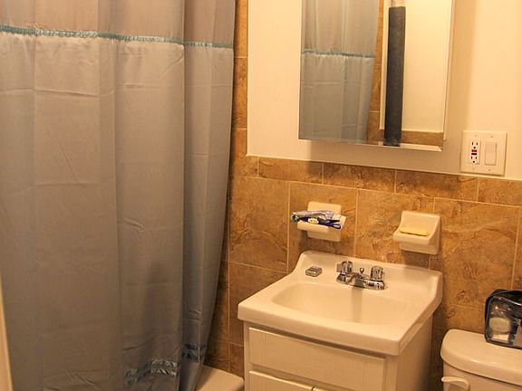 5th image of 337 E 6th St #10A