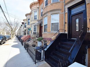7261 61st St, Ridgewood, NY 11385