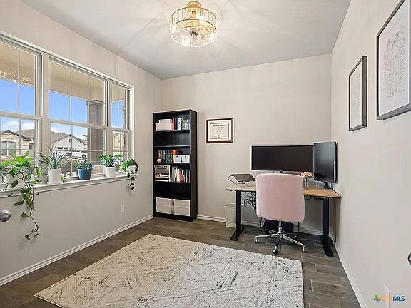 3rd image of 134 Goldfinch Dr