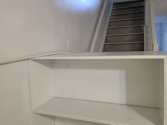 3rd image of 437 Saint Ives Sq