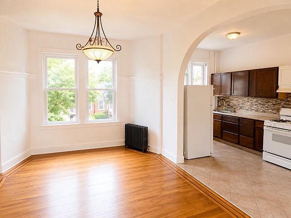 3rd image of 2810 Norfolk Ave
