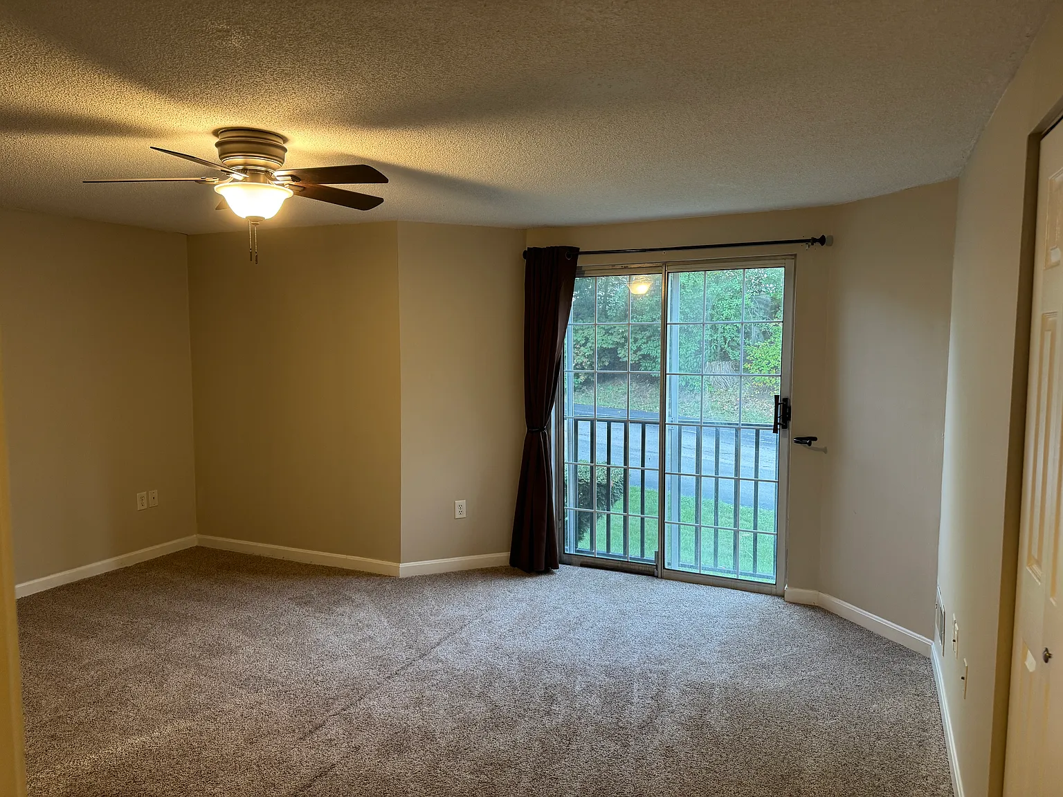 2 bed, 1.5 bath, 1100 sqft, $2,550 — Photo 3