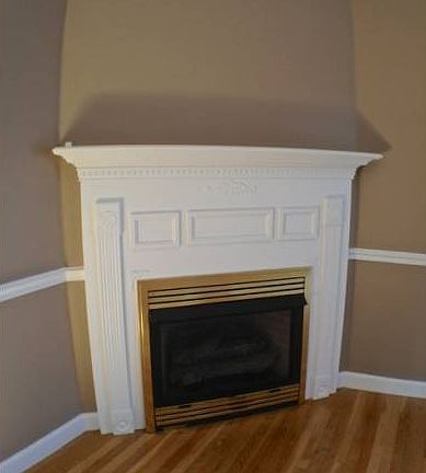 Gas fireplace in LR