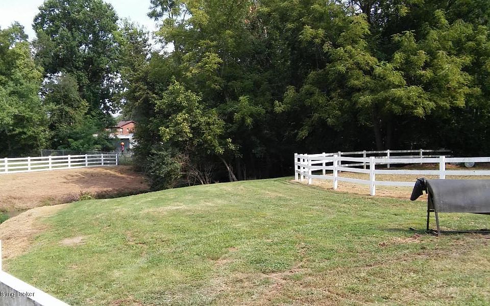 2nd image of 3500 Grissom Way