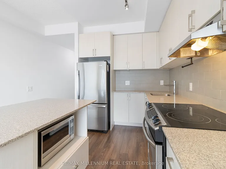 2560 Eglinton Ave W #609 — Photo 19