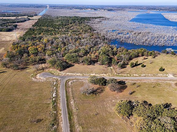 5th image of 245 Shoreline Dr