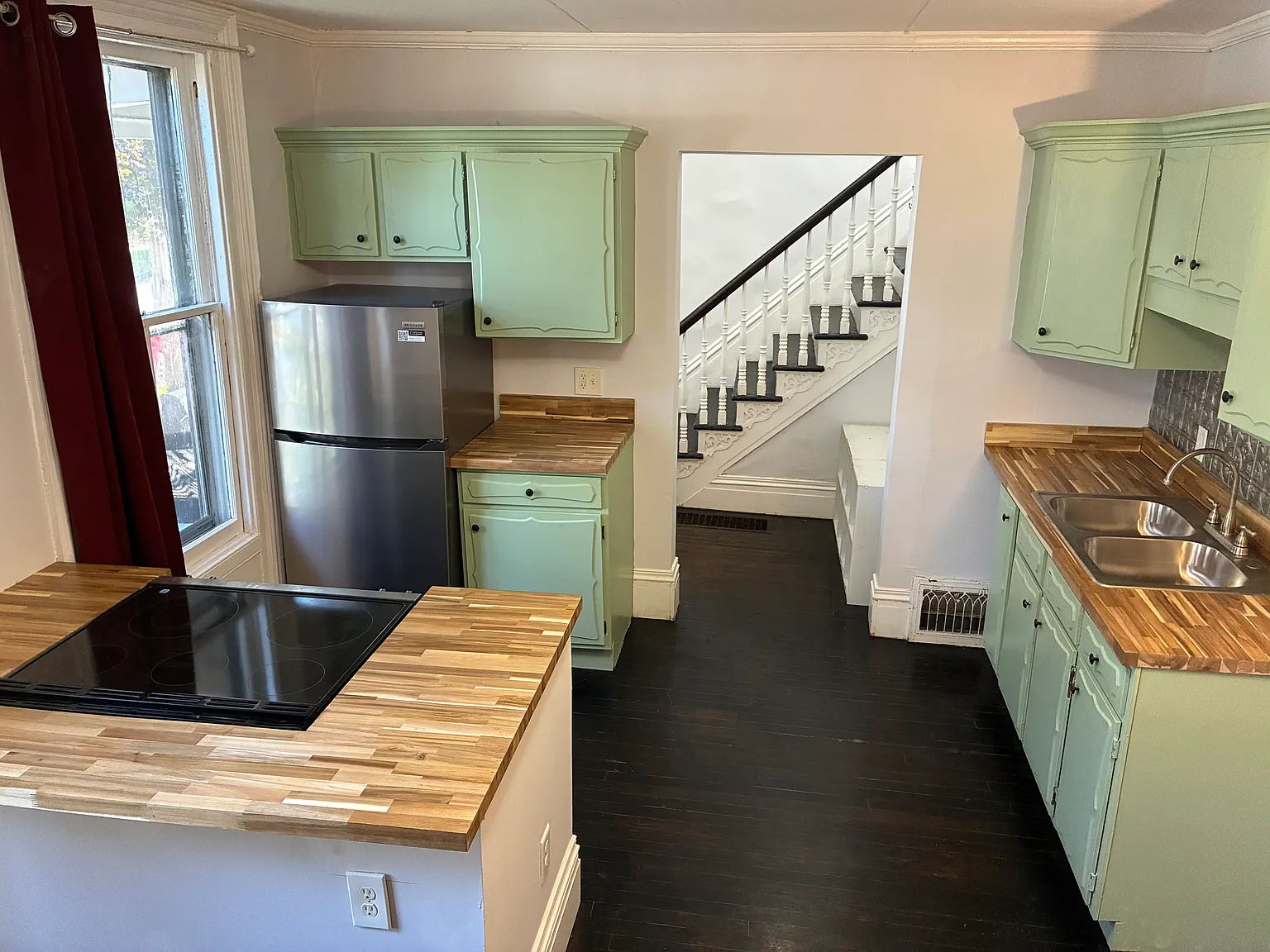 3 bed, 1000 sqft, $1,897 — Photo 4