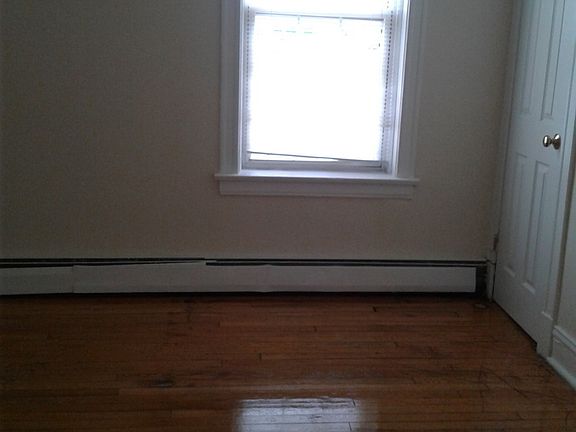 4th image of 1501 N Lockwood Ave #3S