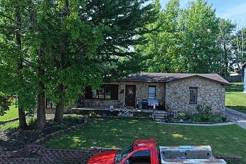 2nd image of 1017 Sunset Dr