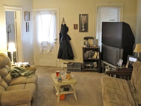 2nd image of 40 John St
