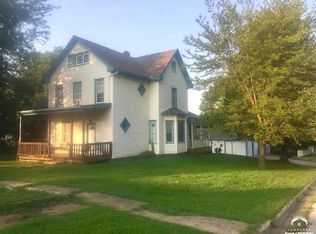 223 S Delaware St, Tonganoxie, KS 66086
