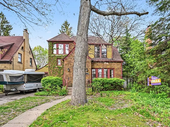1006 Rogers Ct, Waukegan, IL 60085